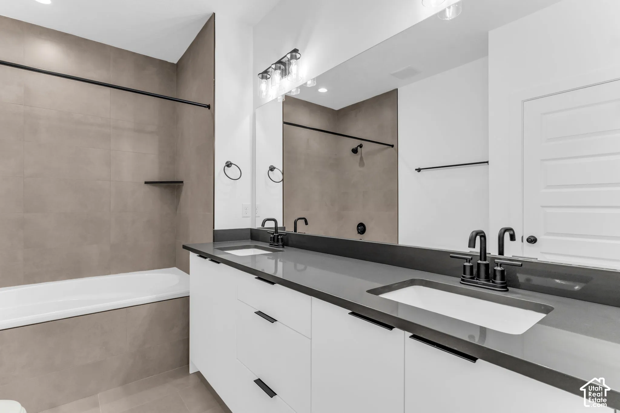 Primary bathroom ensuite.