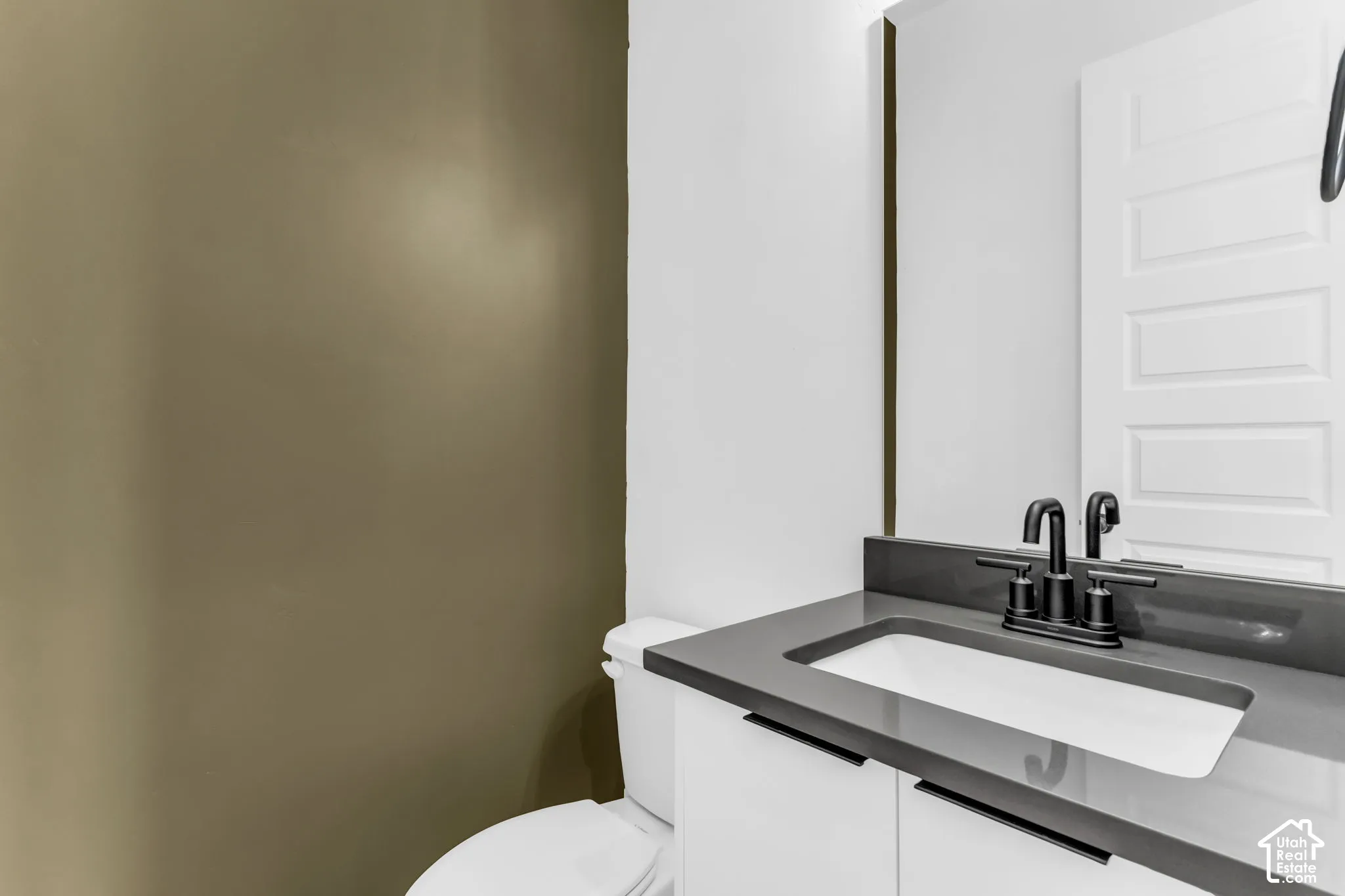 Main level powder bath