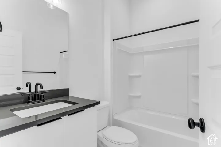 3rd bedroom with patio access and ensuite bathroom