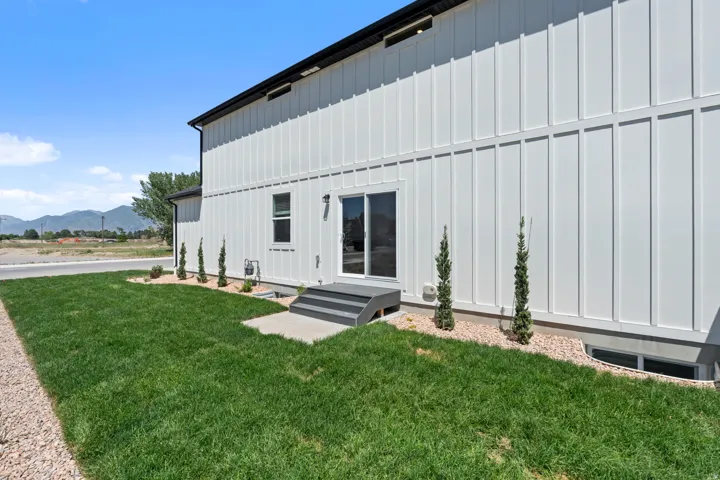 White board and batten exterior