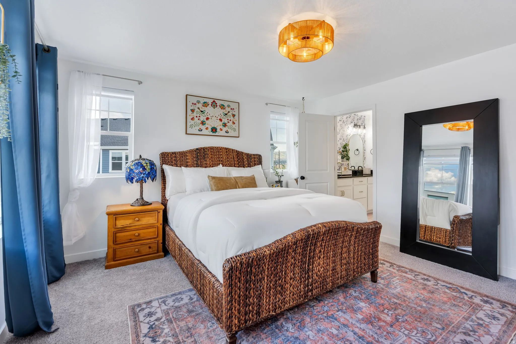 Recessed lighting, dual windows, and carpet flooring