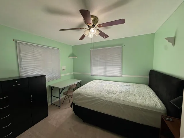 Ceiling fan fixture with integrated lighting