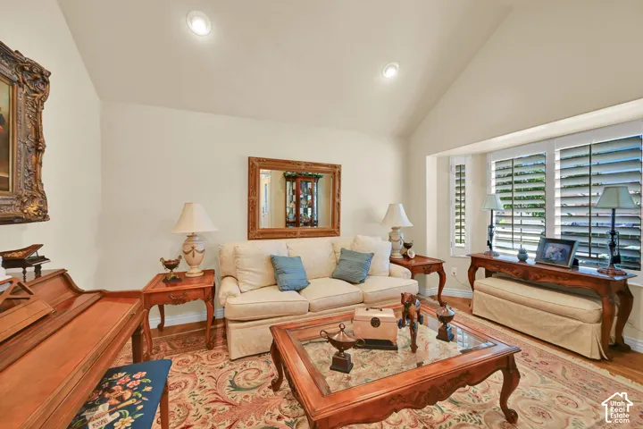 Vaulted ceiling with recessed lighting