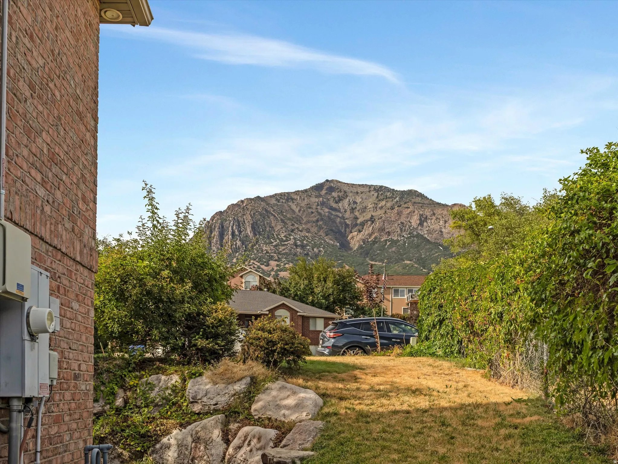 Great view of Ben Lomond from the front of the home!