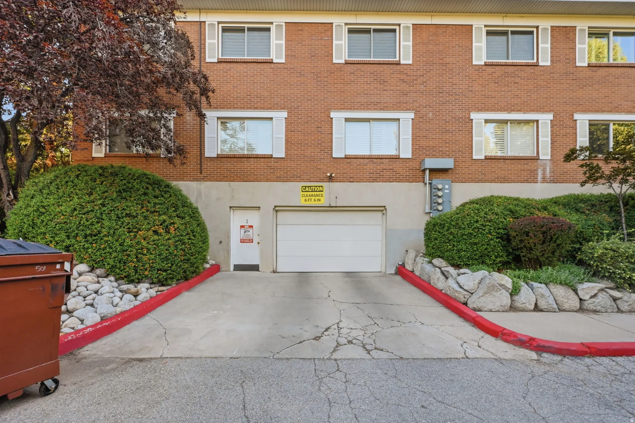 Garage entrance 2 parking spaces
