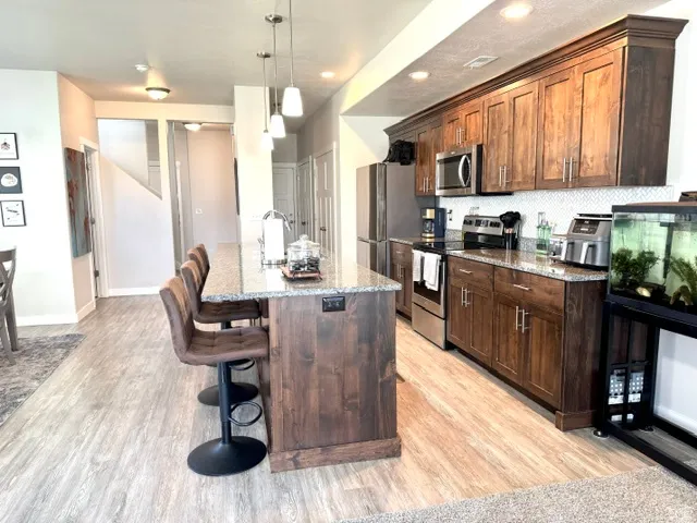 Very large island in kitchen