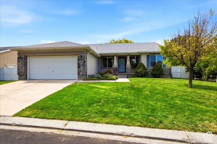 Updated 6 Bedroom Rambler in Highly Desirable Neighborhood. Fully Landscaped with Mature Trees