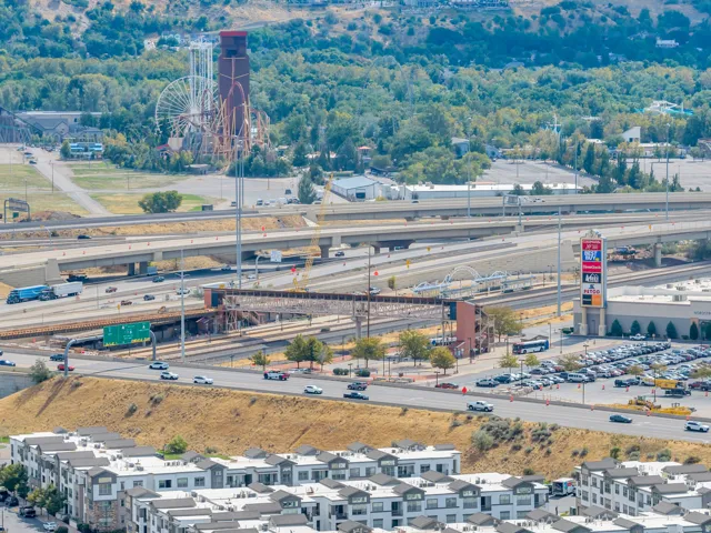 Nearby FrontRunner station and convenient access to regional transportation.