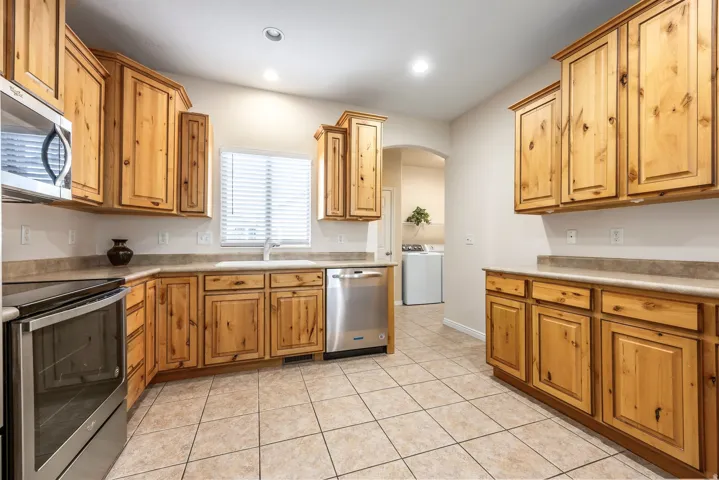 5271 W Swift Water Way, West Jordan, Utah 84081