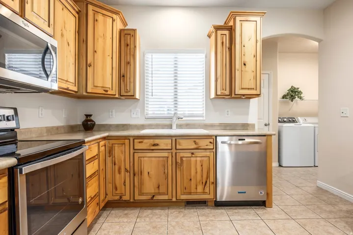5271 W Swift Water Way, West Jordan, Utah 84081