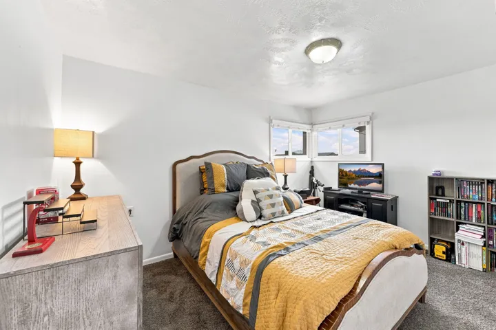 Corner windows provide ample natural light
