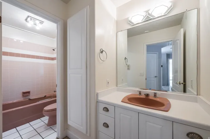 5852 S Jordan Canal Rd, Taylorsville, Utah 84129
