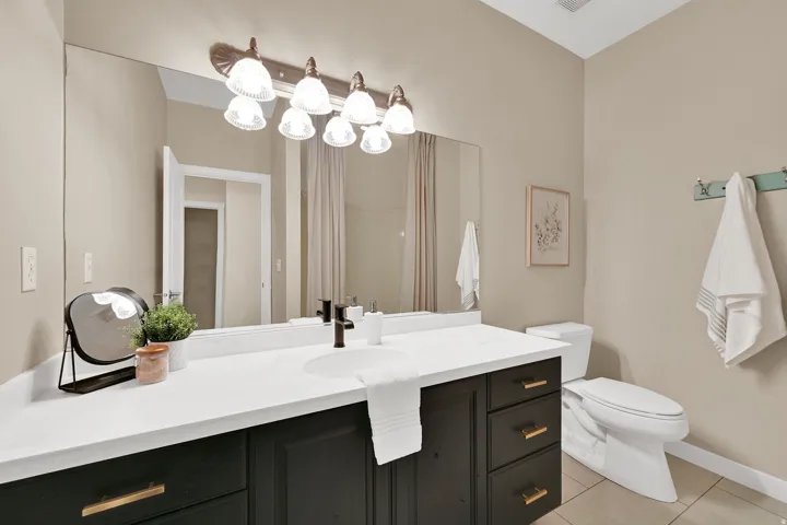 Full Guest Bathroom