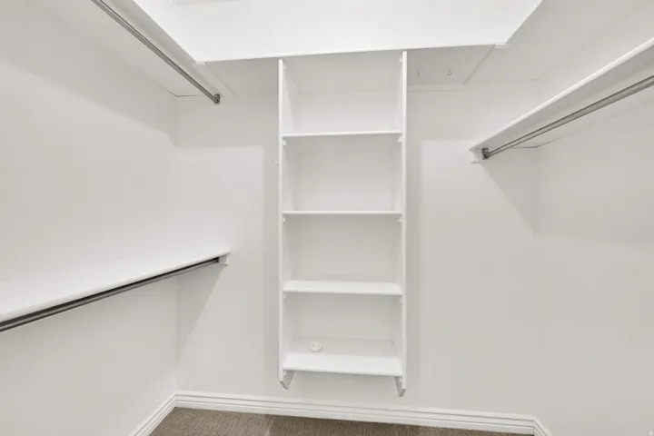 Walk in closet