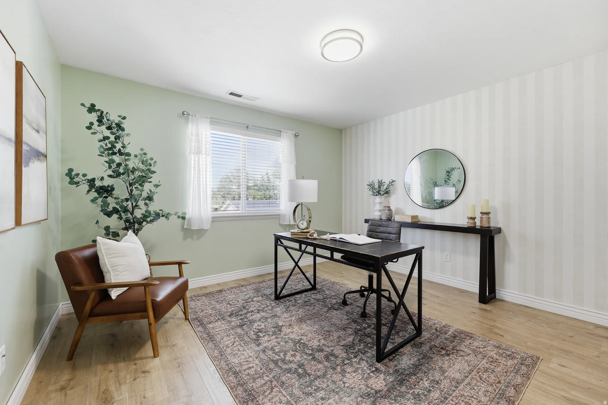 2nd Bedroom or Office - Nice Size.
