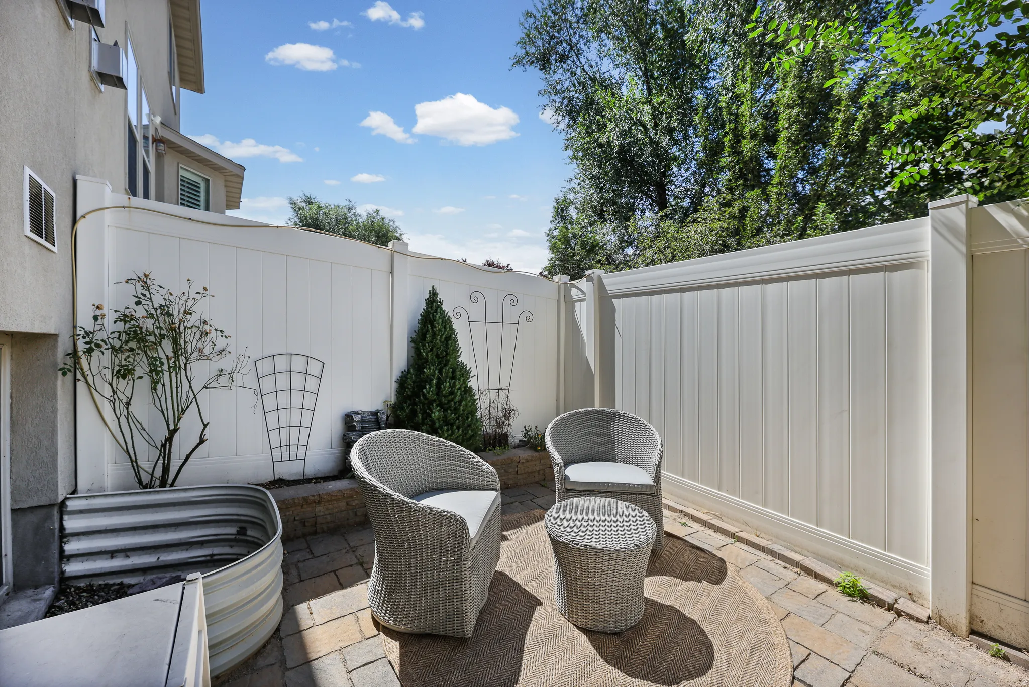 Fenced in Private Backyard Patio