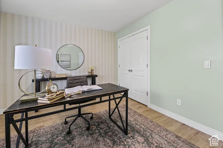 2nd Bedroom or Office - Nice Size.