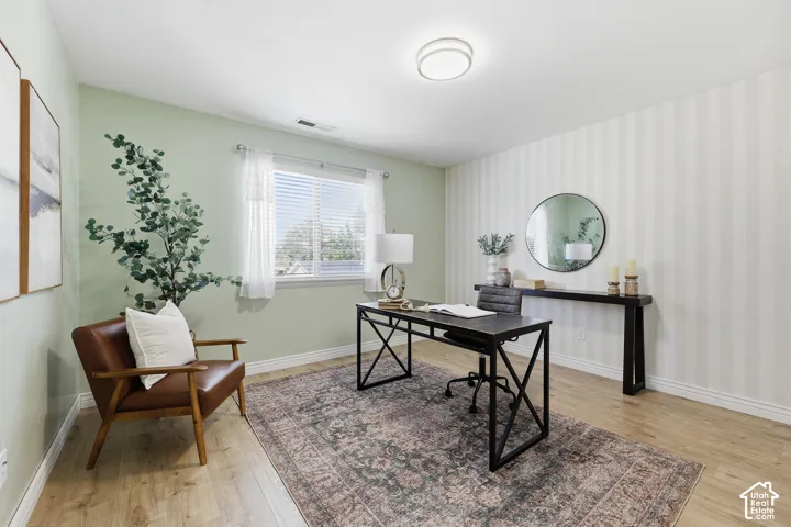 2nd Bedroom or Office - Nice Size.
