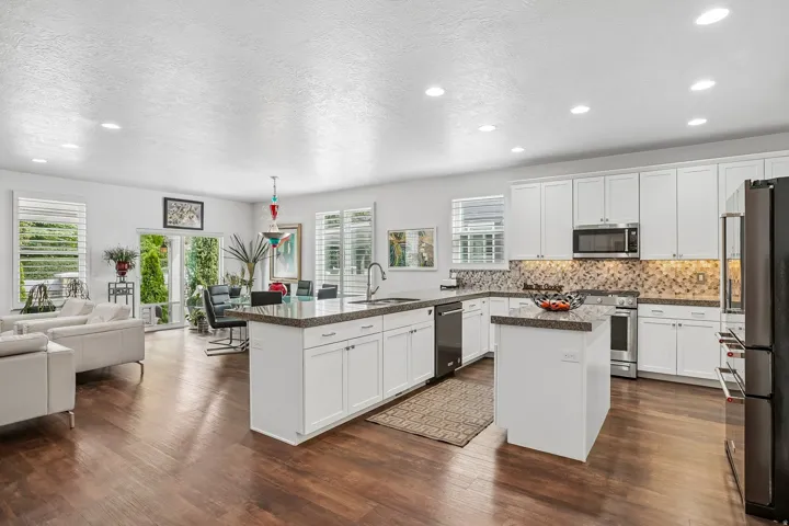 5617 S Dunetree Ln, Holladay, Utah 84121