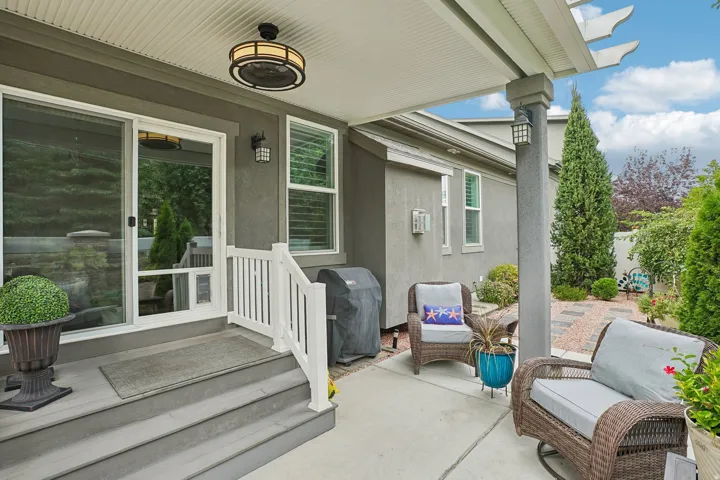 5617 S Dunetree Ln, Holladay, Utah 84121