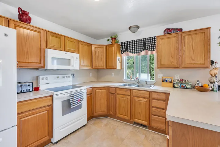 2302 W 1900 S, Syracuse, Utah 84075