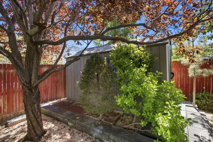 Large, newer all-weather no maintenance shed.