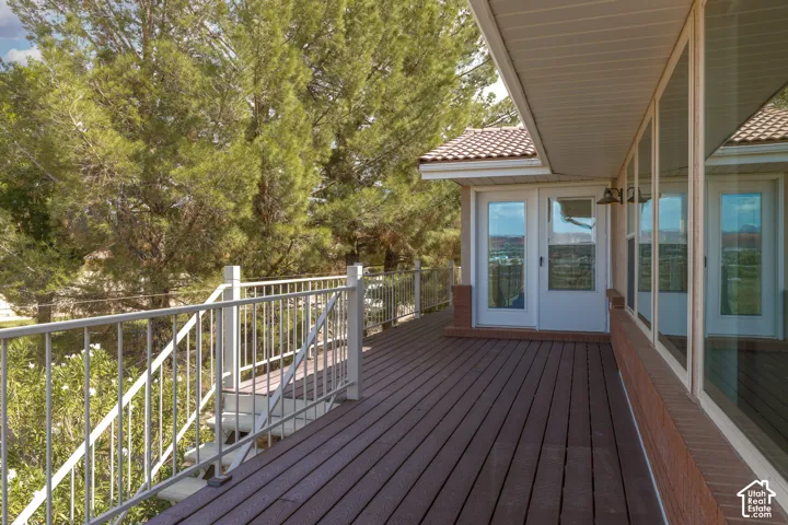 Kitchen/Dining door to wraparound deck