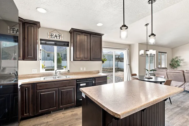 582 Stone Way Way, Santaquin, Utah 84655