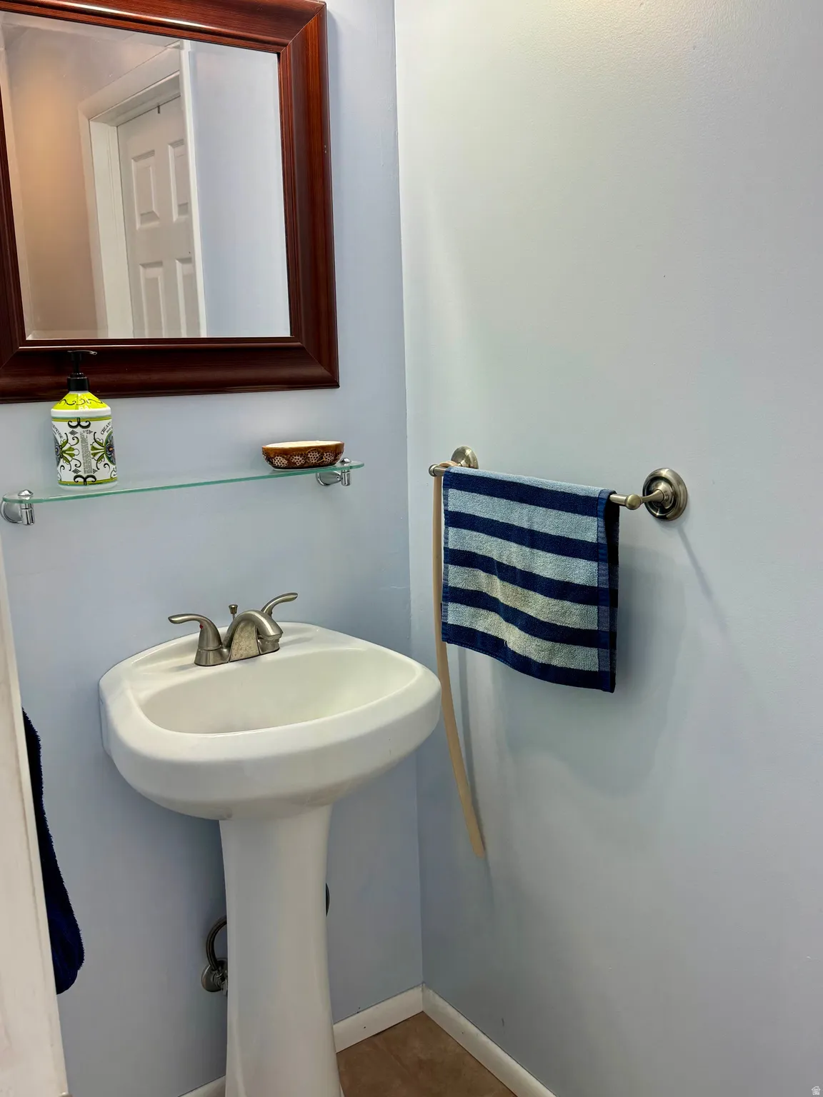 Separate toilet/sink