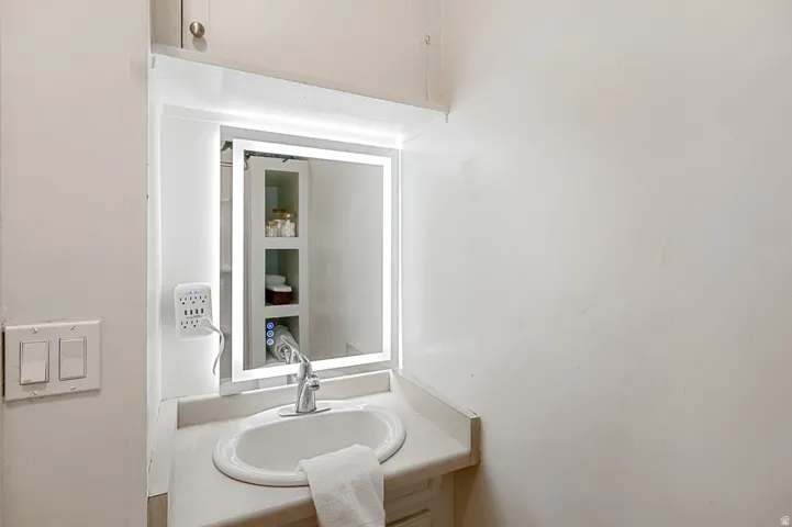 821 S 700 E, Salt Lake City, Utah 84102