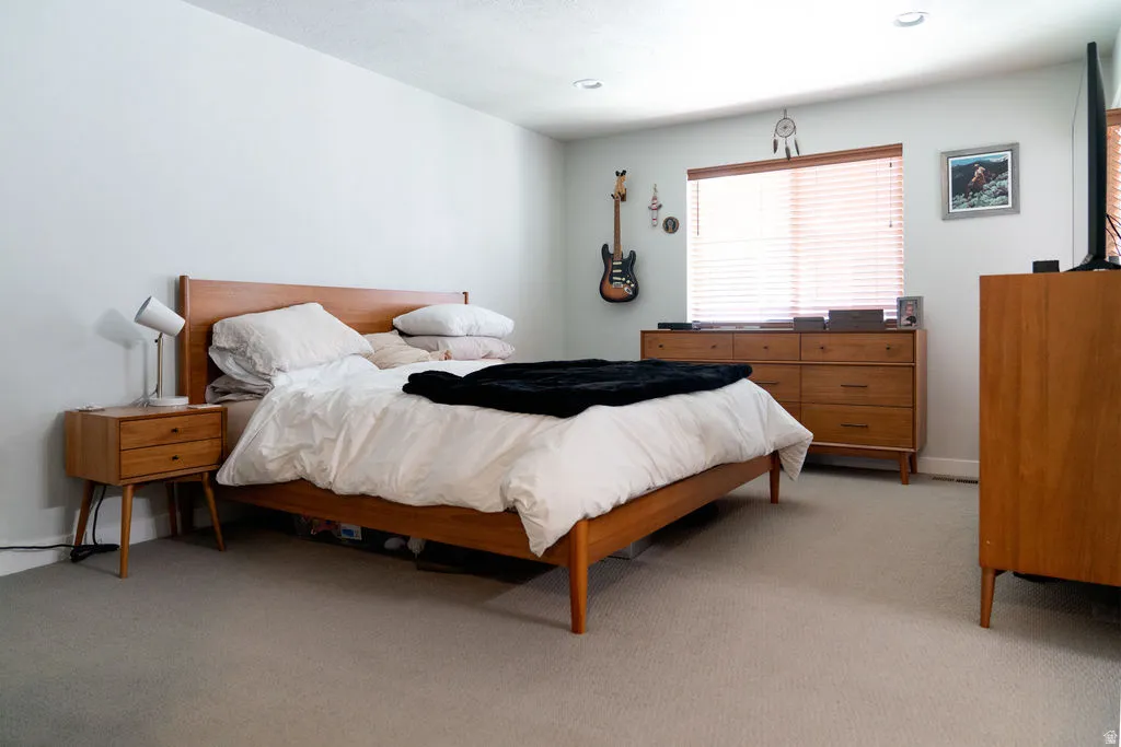 Neutral-toned carpeting throughout
