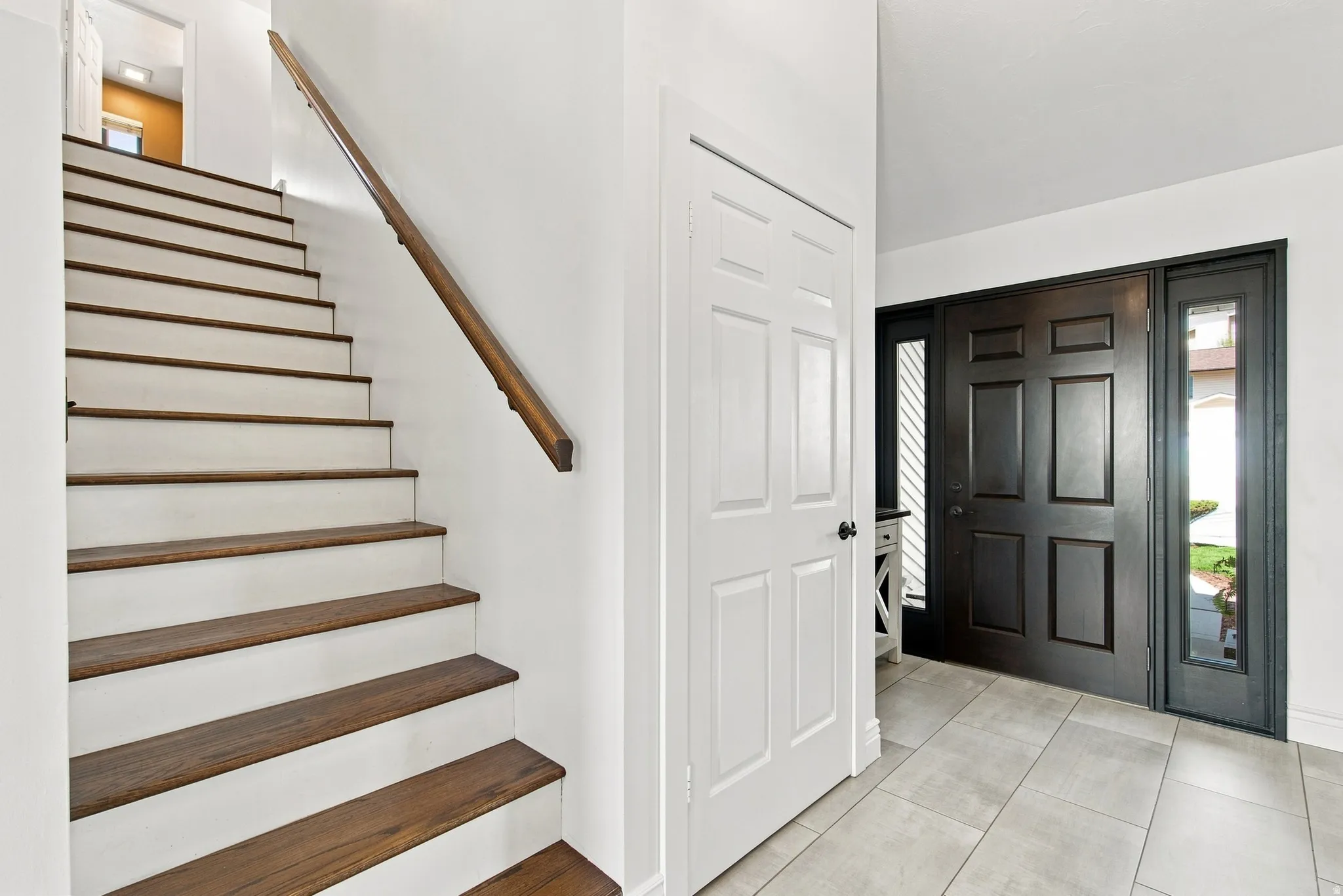 Stairs to 2nd level