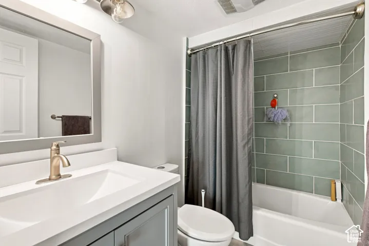 Full bathroom in basement