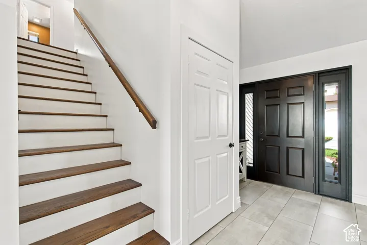 Stairs to 2nd level