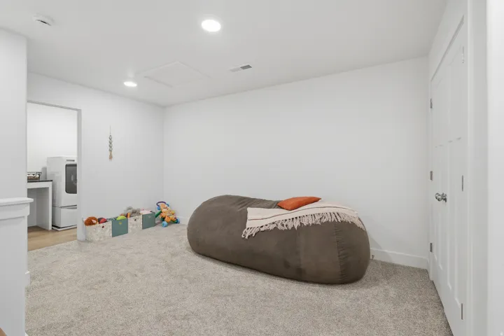Bonus room/living room area on level 2