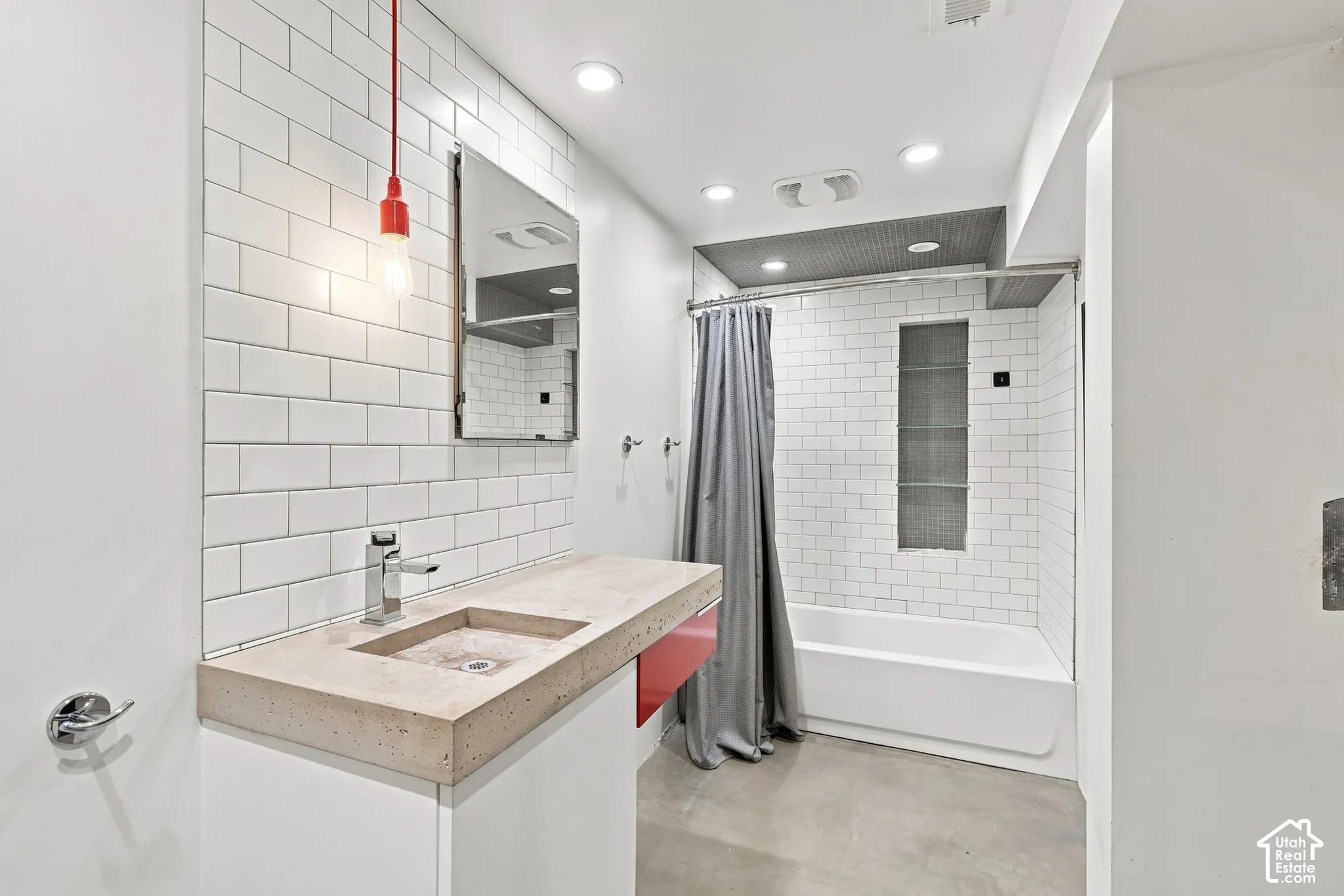Subway tile shower surround with integrated shelving
