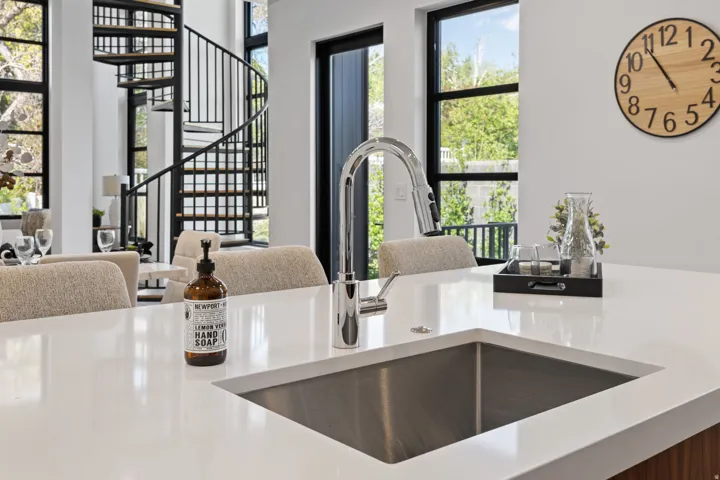 664 N East Capitol St, Salt Lake City, Utah 84103