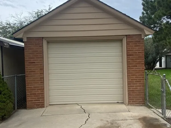 Single car garage