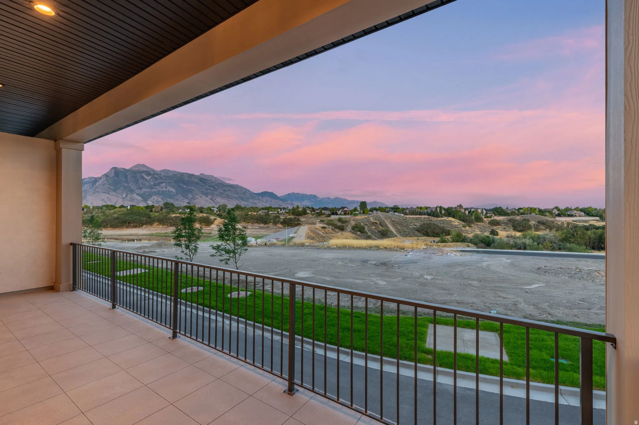 Unobstructed Views! (No Future Developments - City Owned Land)