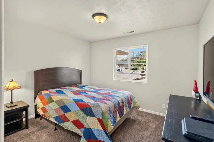 172 E 100 S, Ivins, Utah 84738