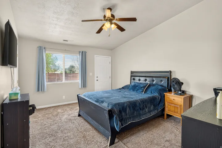 172 E 100 S, Ivins, Utah 84738