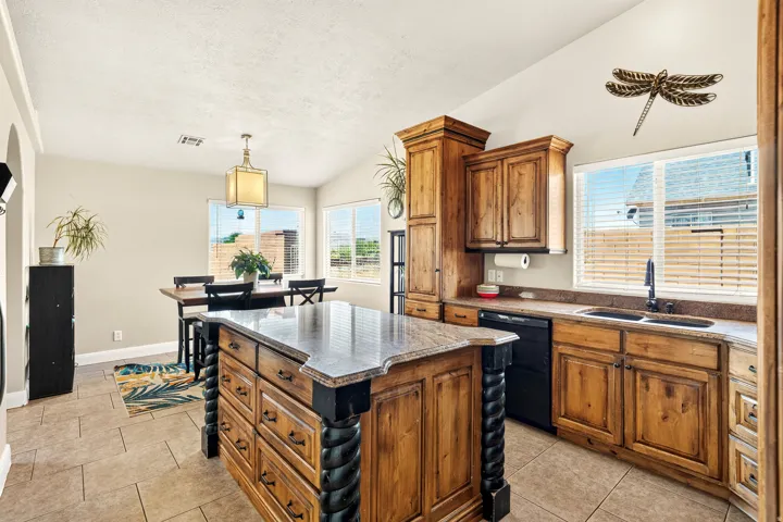 172 E 100 S, Ivins, Utah 84738