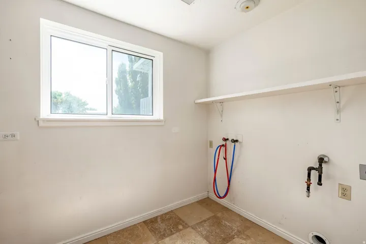 1321 W 700 S, Marriott Slaterville, Utah 84404