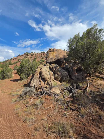 Beautiful large rock features!