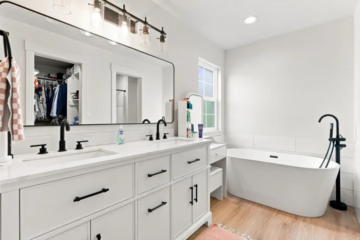 356 E 570 N, Hyde Park, Utah 84318