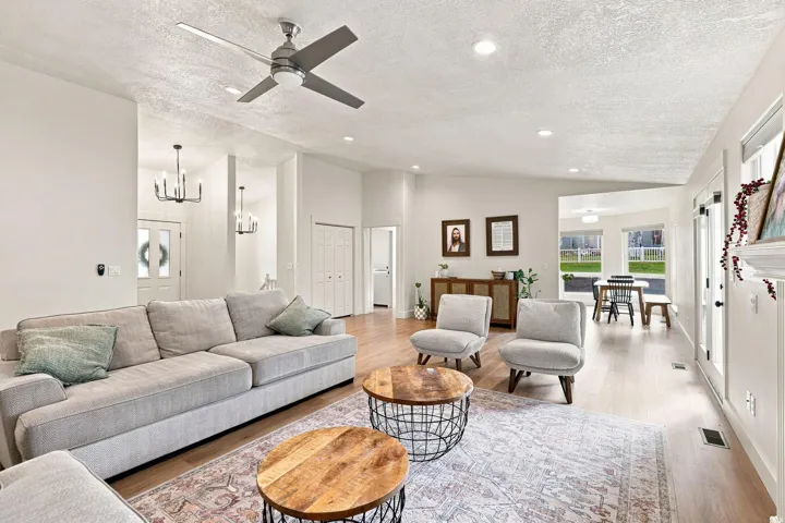356 E 570 N, Hyde Park, Utah 84318