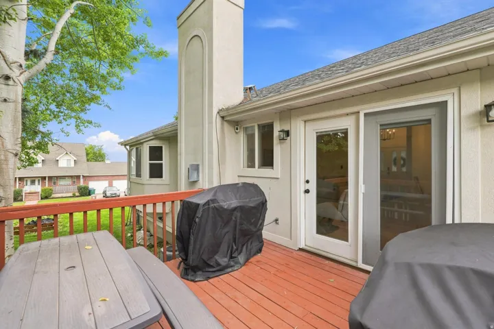 Huge Deck in the shade