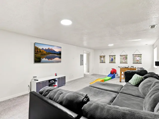 356 E 570 N, Hyde Park, Utah 84318