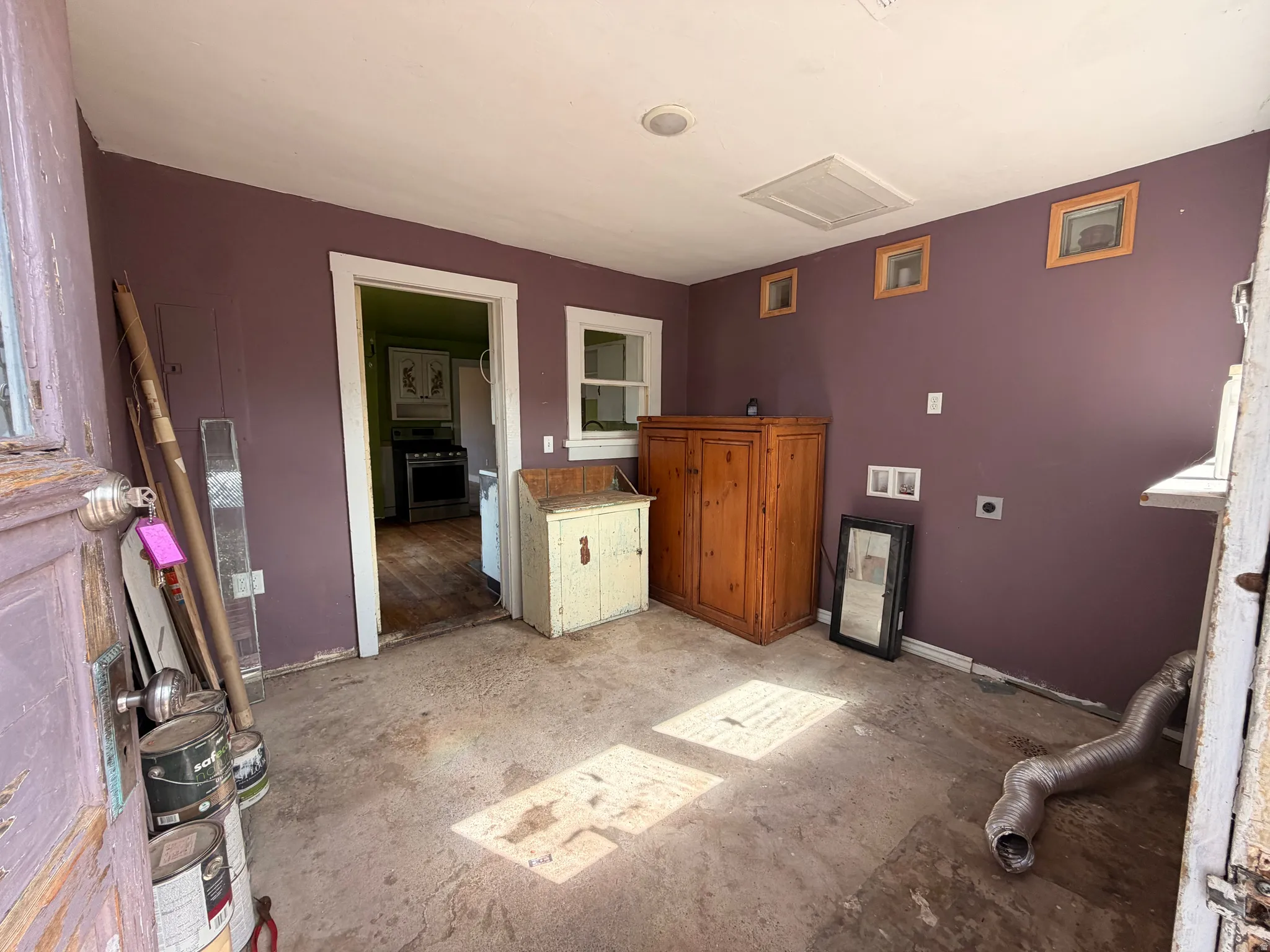 Laundry - Mud Room  Outside entrance
