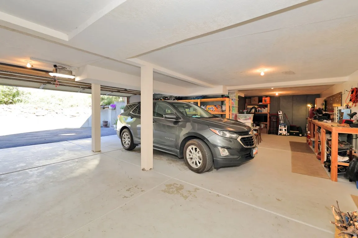Large, 3 car garage